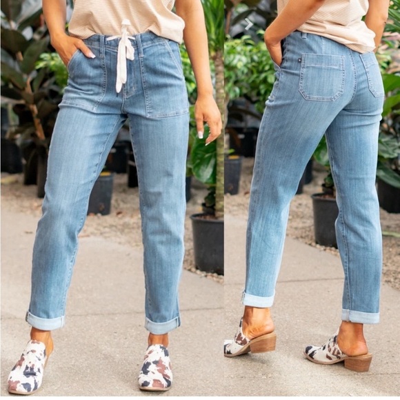 Judy Blue Light Blue High Rise Jeans - Picture 1 of 13
